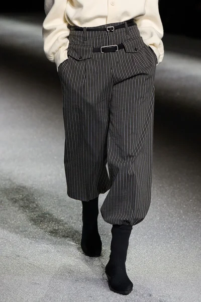 Look 28